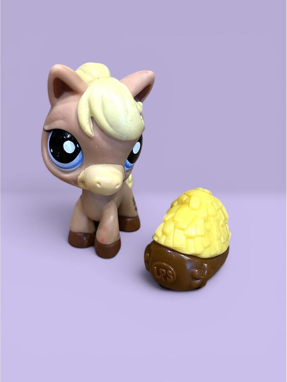 Littlest Pet Shop LPS Horse #1605 with Food Accessory